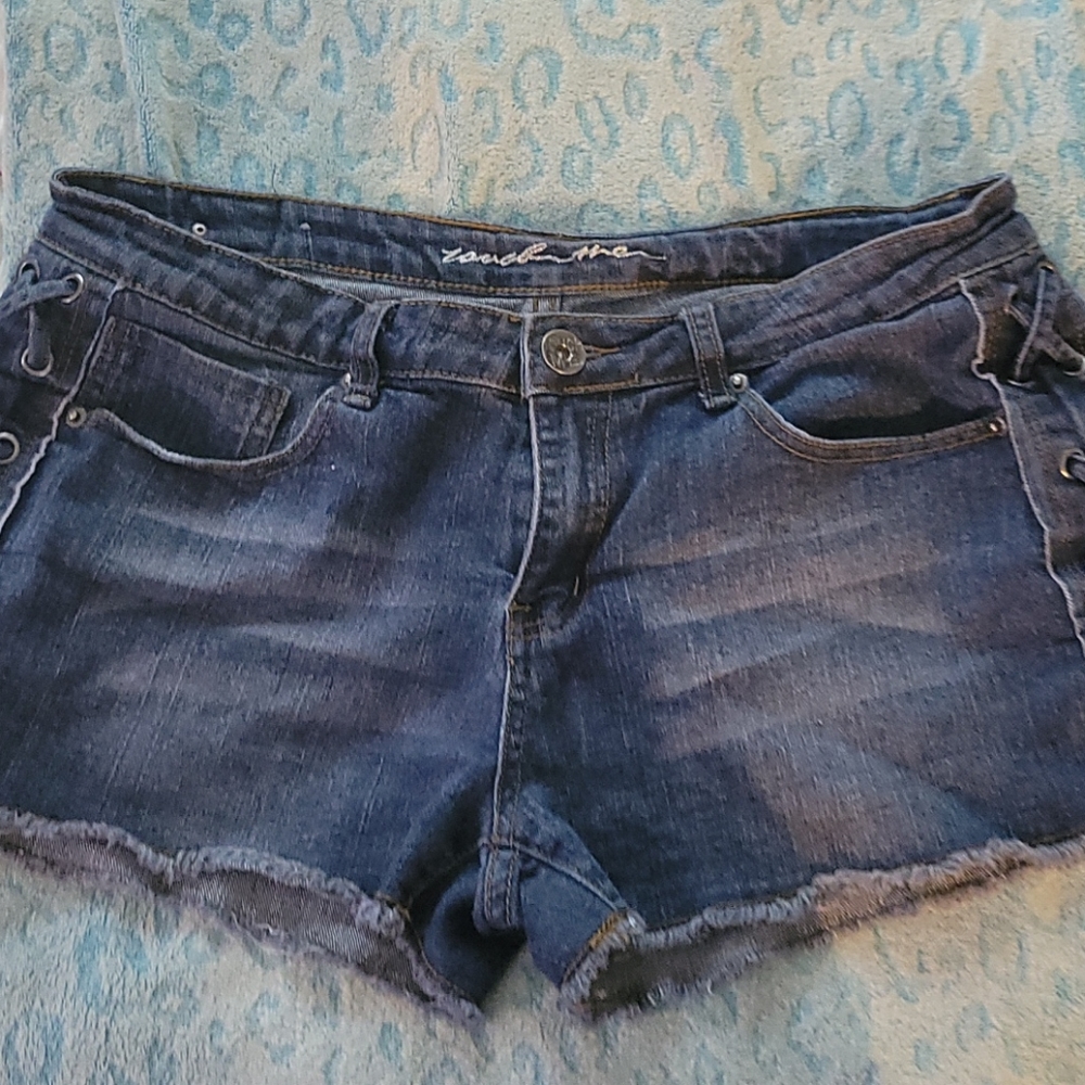 Touch Me Denim shorts laced sides